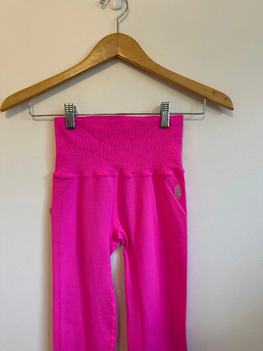 NWT Free People FP Movement Good Karma Leggings in Magenta | Size XS/S - Picture 5 of 11